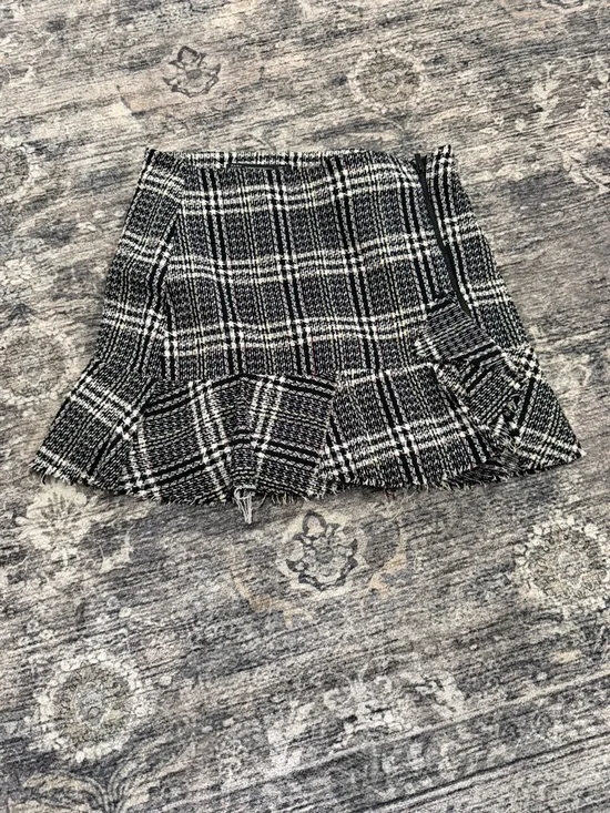 NWOT Zara Black and White Plaid Ruffle Mini Skirt - Picture 2 of 2